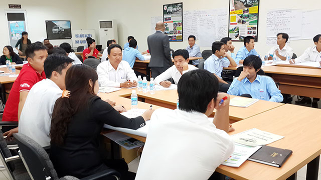 Kỹ năng bán hàng & chăm sóc Khách Hàng chuyên nghiệp - ISUZU (25 & 26.09.2014)